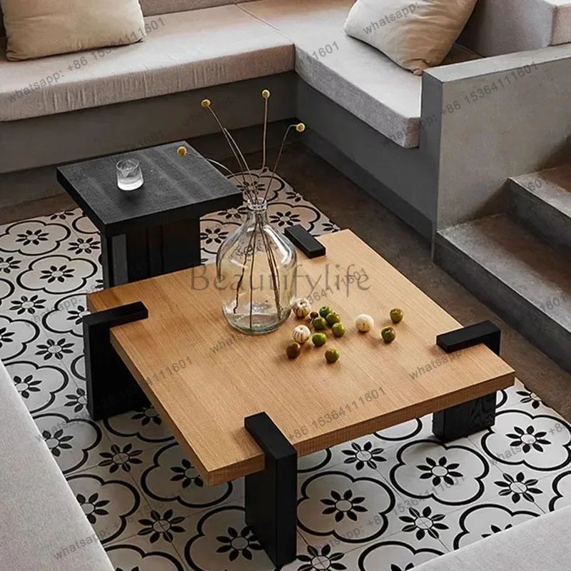 Luxury European Skincare - Europäische Luxus-Couchtische aus Holz, moderne Vase,